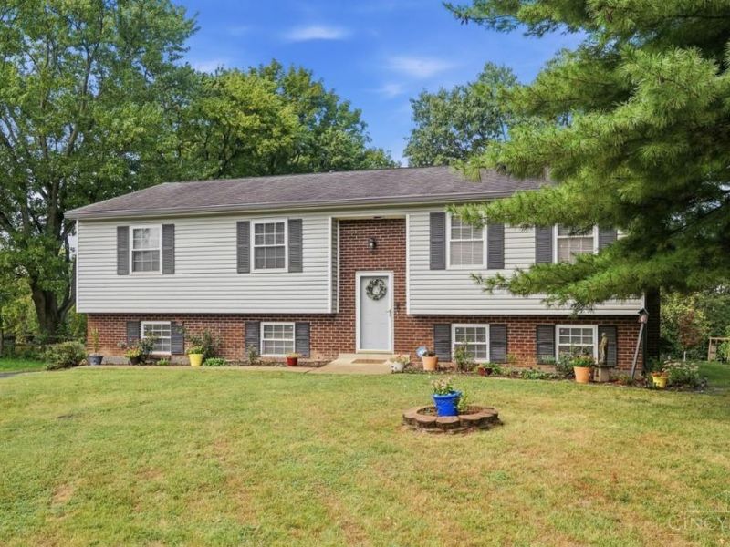 7709 Whitehall Circle W, West Chester, OH 45069 Photo 3