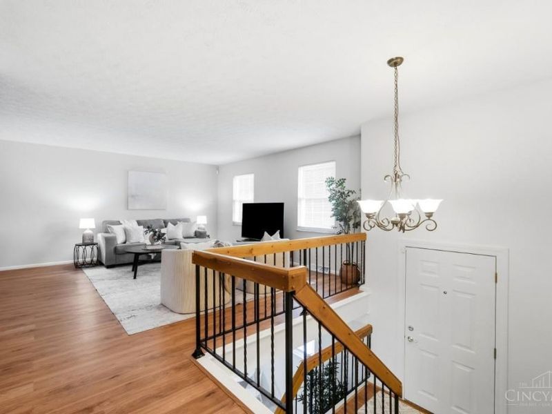 7709 Whitehall Circle W, West Chester, OH 45069 Photo 8