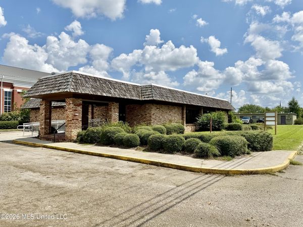 906 6th Avenue, Picayune, MS 39466