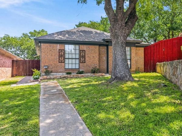 1803 Sherwood Place, Carrollton, TX 75006