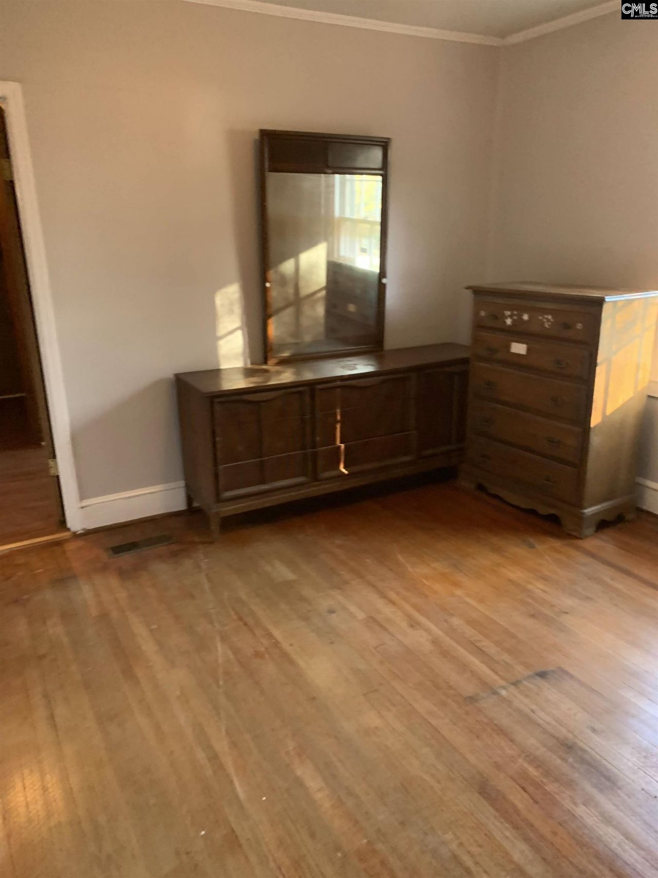 208 Rhame Street Photo 4