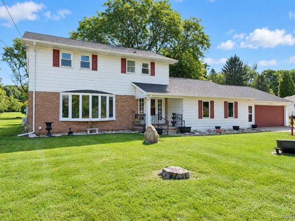 11462 Vista Drive, Tyrone Township, Mi 48430