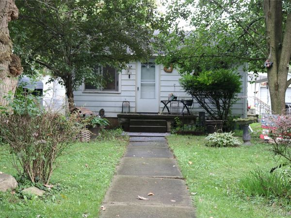 1215 W Genesee Avenue, Mt Morris Township, Mi 48505