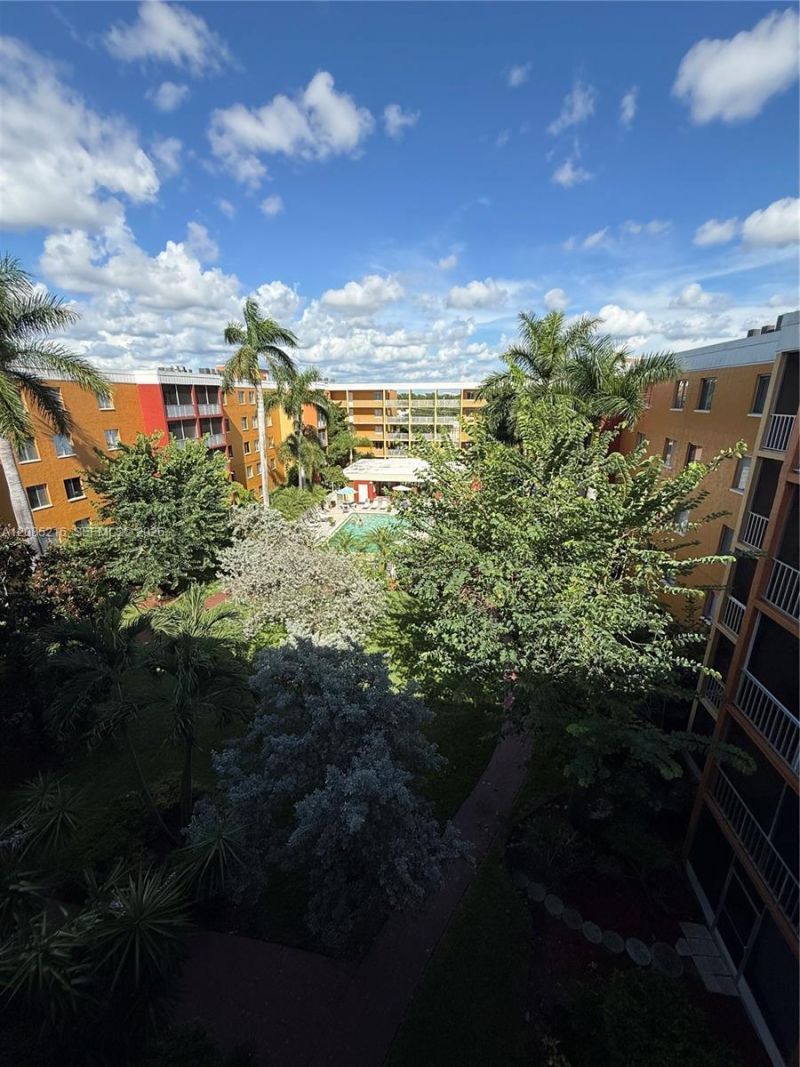 2366 E Mall Dr, Unit 308, Fort Myers, FL 33901 Photo