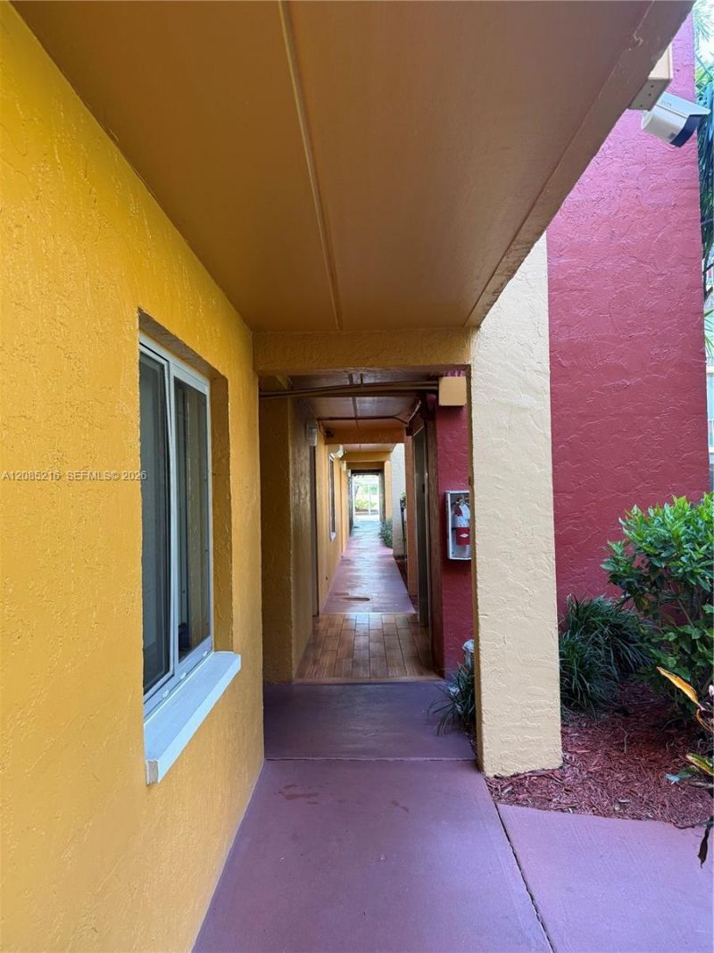 2366 E Mall Dr, Unit 308, Fort Myers, FL 33901 Photo