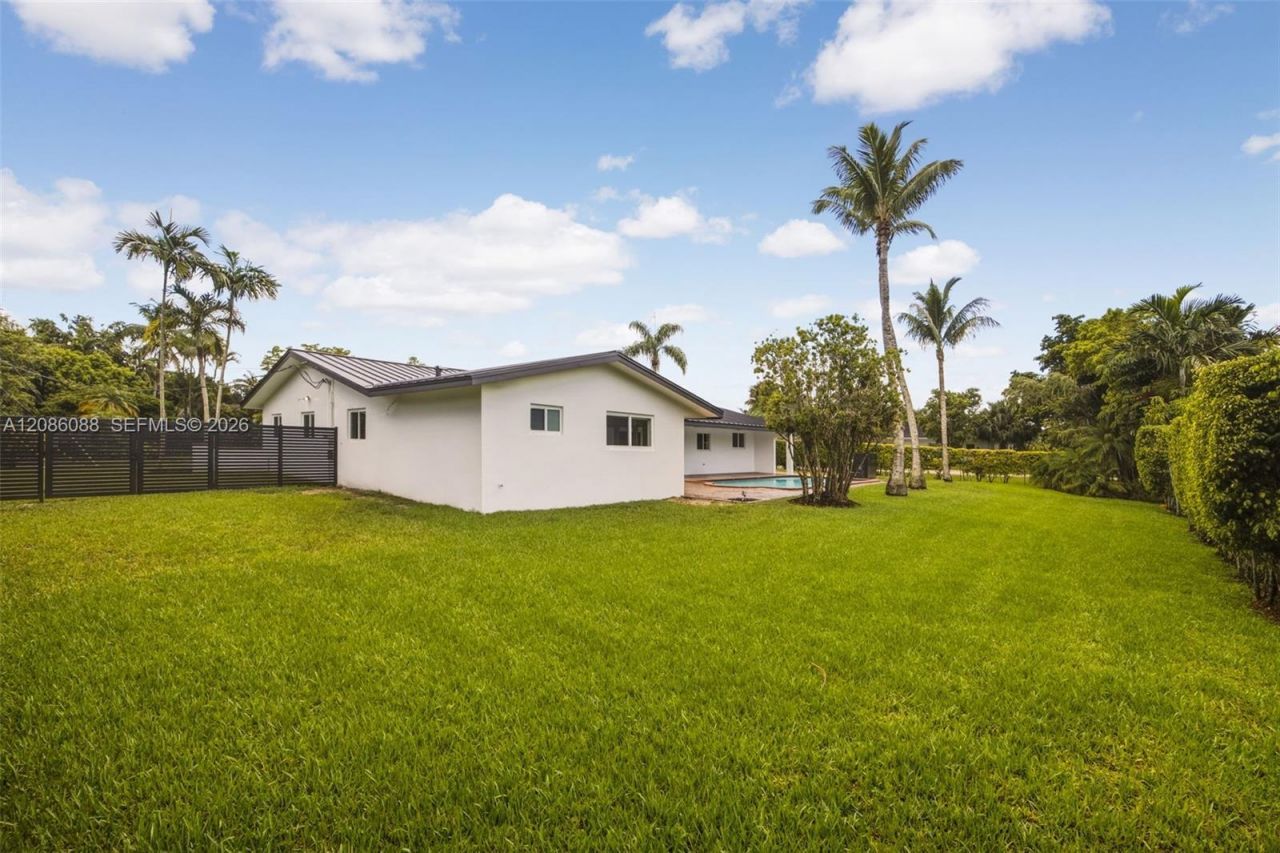 13240 SW 70th Ave, Pinecrest, FL 33156 Photo
