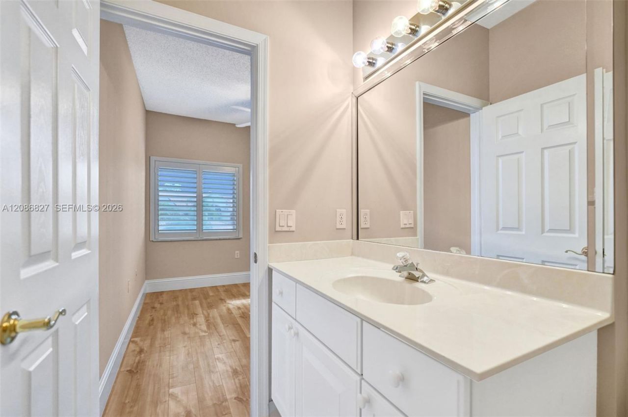 513 W Palm Aire Dr, Unit 513, Pompano Beach, FL 33069 Photo