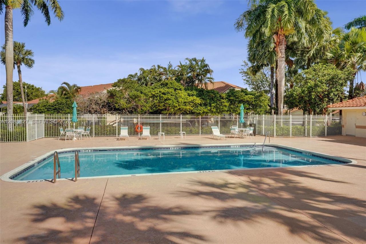 513 W Palm Aire Dr, Unit 513, Pompano Beach, FL 33069 Photo