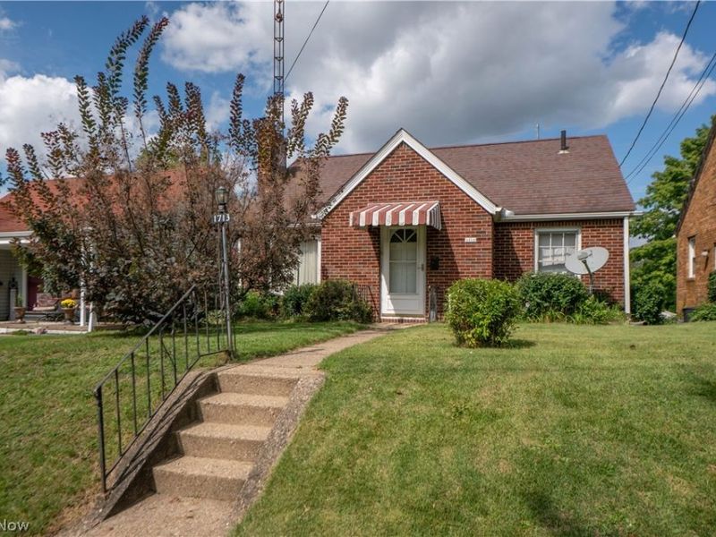 1713 29th Street NW, Canton, OH 44709 Photo 1