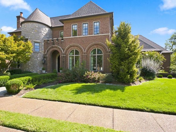 11 Middleton Park Ln, Nashville, TN 37215