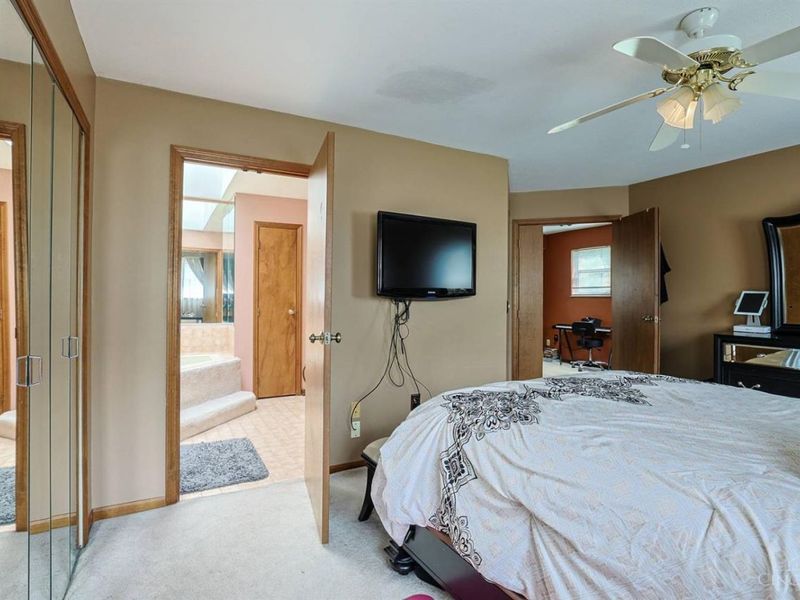 205 Droxford Court, Unit 112, Cincinnati, OH 45246 Photo 19
