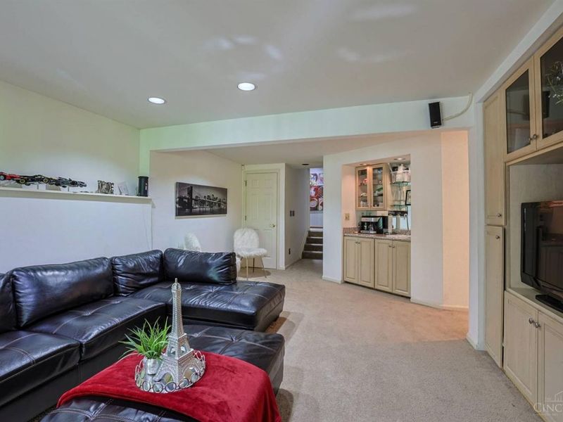205 Droxford Court, Unit 112, Cincinnati, OH 45246 Photo 28