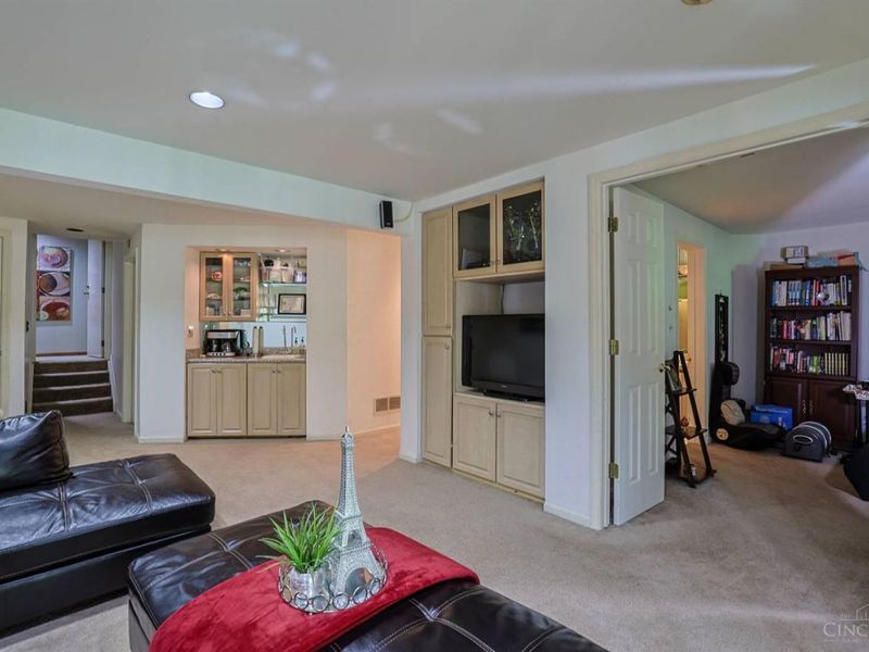 205 Droxford Court, Unit 112, Cincinnati, OH 45246 Photo 30