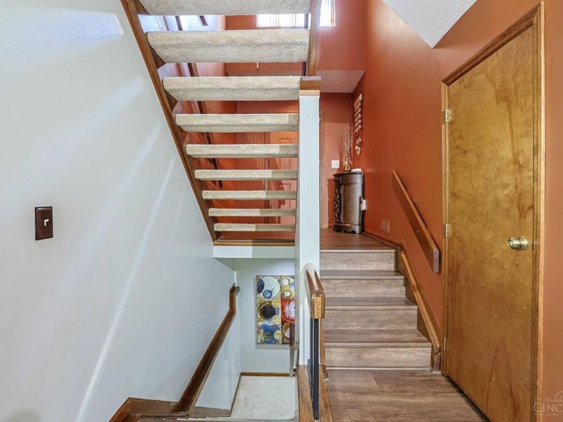 205 Droxford Court, Unit 112, Cincinnati, OH 45246 Photo 4