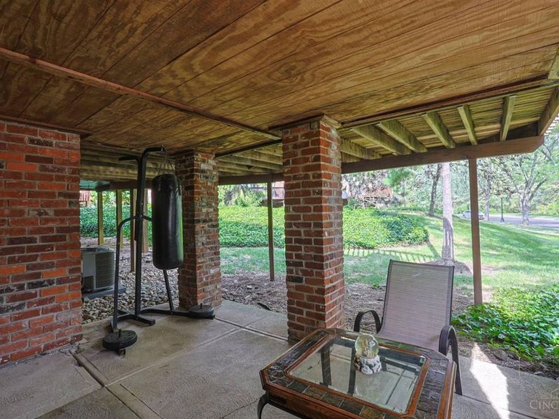 205 Droxford Court, Unit 112, Cincinnati, OH 45246 Photo 40