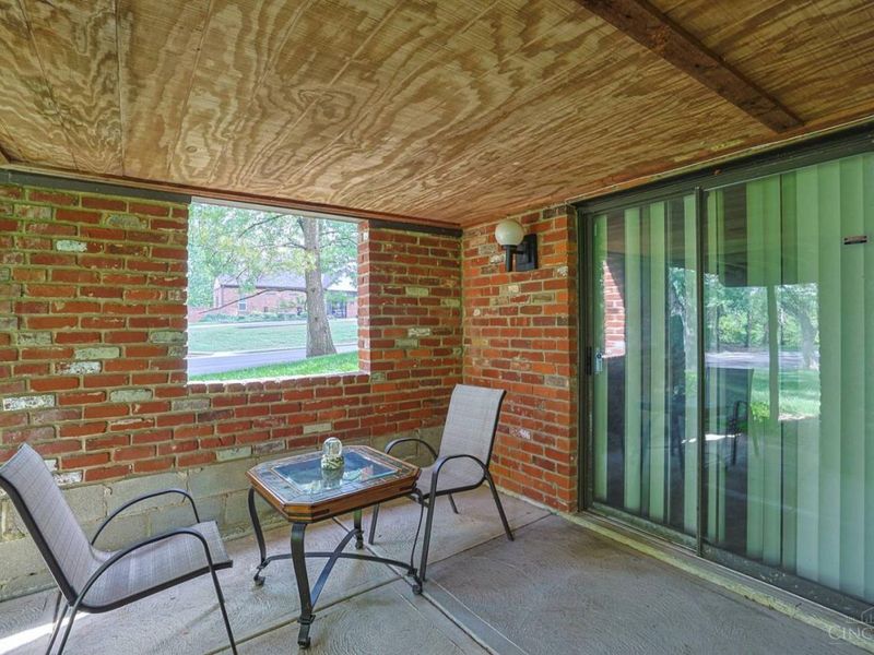 205 Droxford Court, Unit 112, Cincinnati, OH 45246 Photo 41