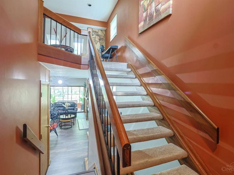 205 Droxford Court, Unit 112, Cincinnati, OH 45246 Photo 5