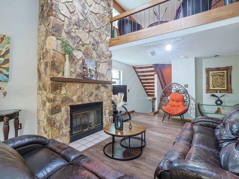 205 Droxford Court, Unit 112, Cincinnati, OH 45246 Photo 8