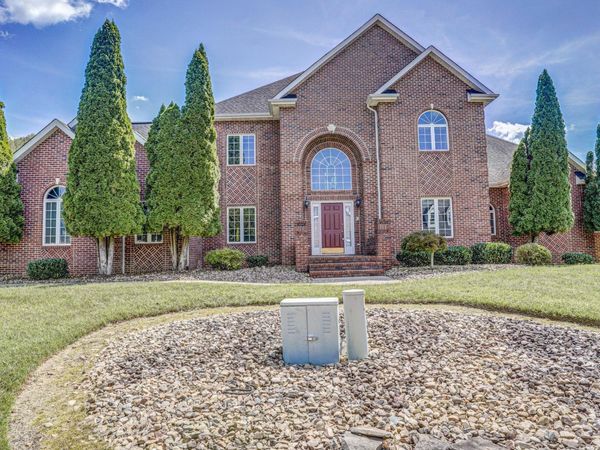 2005 Brentford Lane, Kingsport, TN 37664