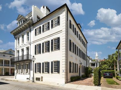 64 Tradd Street, Charleston, SC 29401