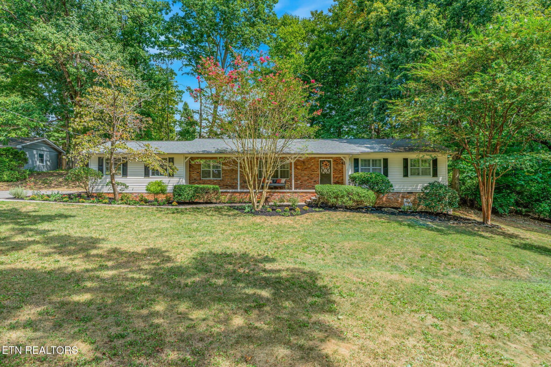 1804 Pinoak Court, Knoxville, TN 37923 Main Photo