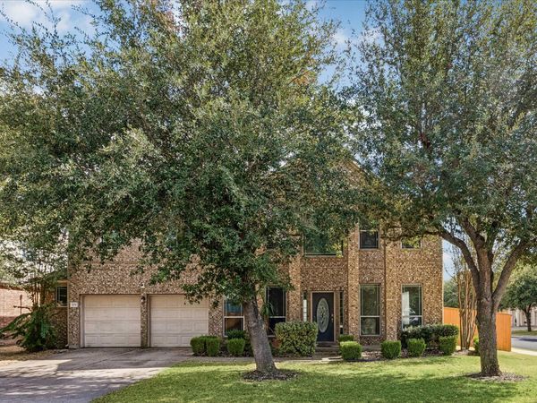 701 Crestwood LN, Round Rock, TX 78665