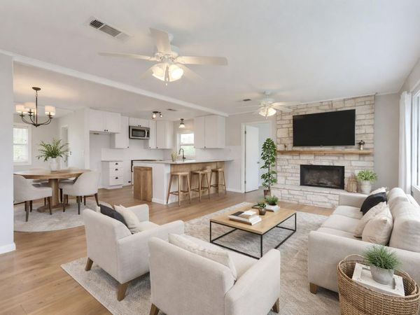 318 S Avenue C, Elgin, TX 78621