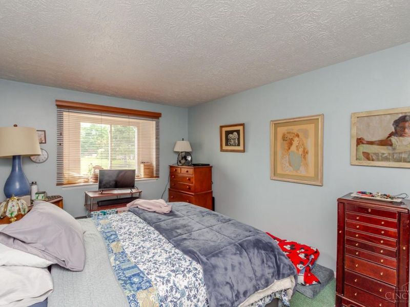 7663 Brams Hill Drive, Washington Township, OH 45459 Photo 12