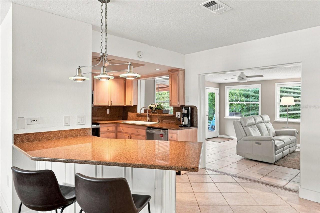 2334 Tropical Shores Drive Se, Saint Petersburg, FL 33705 Photo