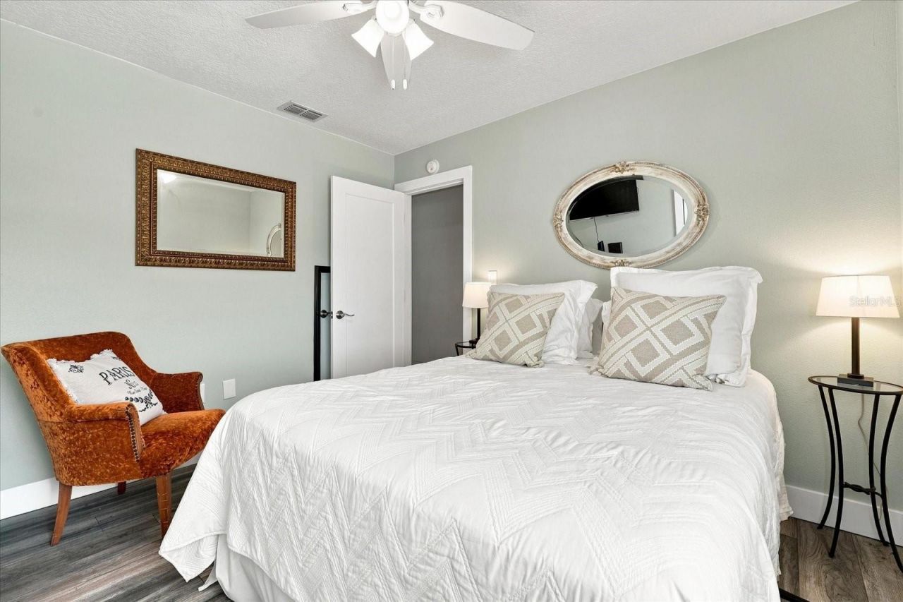 2334 Tropical Shores Drive Se, Saint Petersburg, FL 33705 Photo
