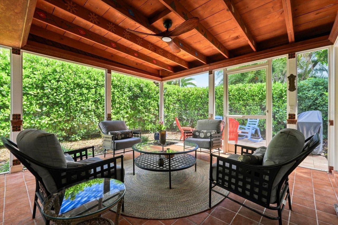 2334 Tropical Shores Drive Se, Saint Petersburg, FL 33705 Photo