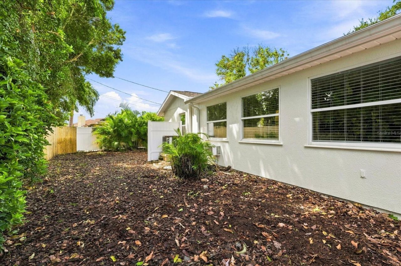 2334 Tropical Shores Drive Se, Saint Petersburg, FL 33705 Photo