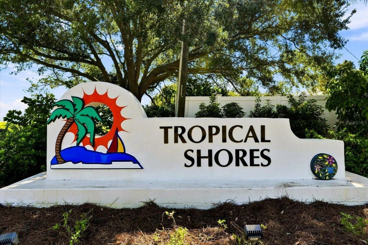 2334 Tropical Shores Drive Se, Saint Petersburg, FL 33705 Photo