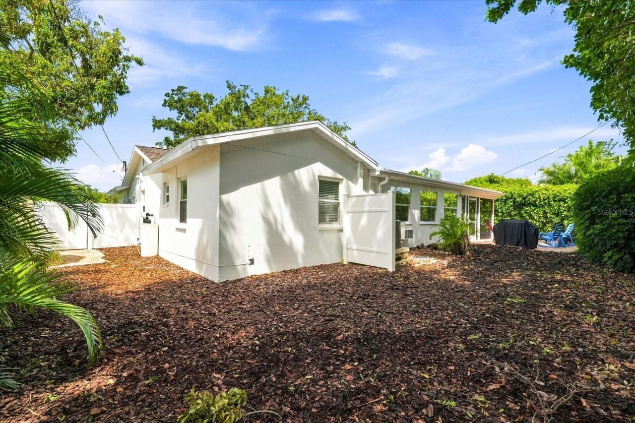 2334 Tropical Shores Drive Se, Saint Petersburg, FL 33705 Photo