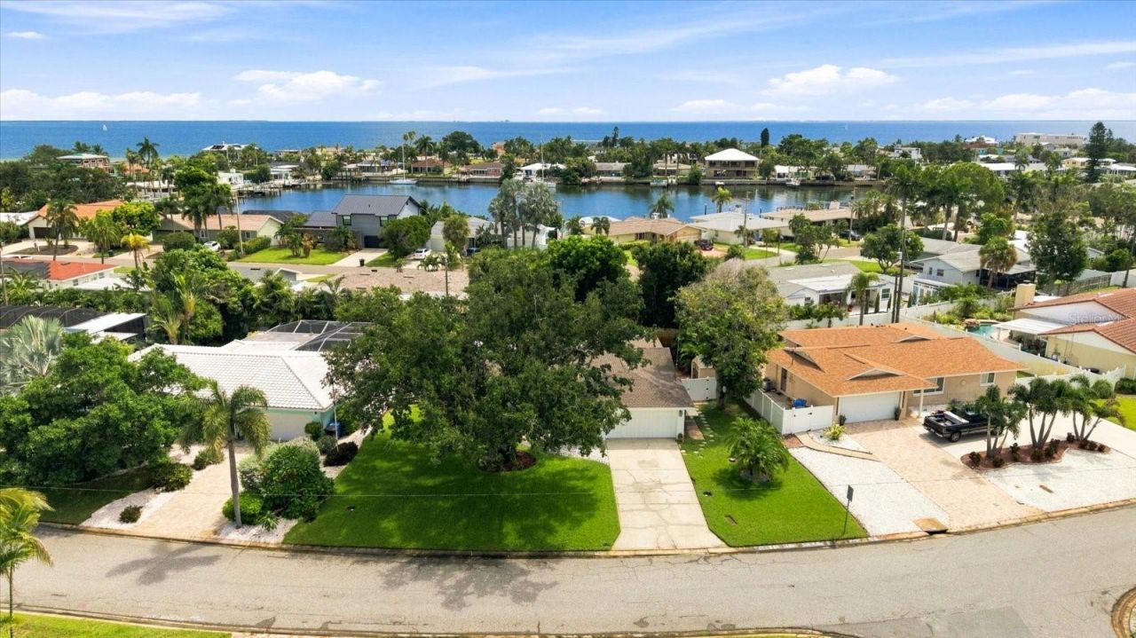 2334 Tropical Shores Drive Se, Saint Petersburg, FL 33705 Photo