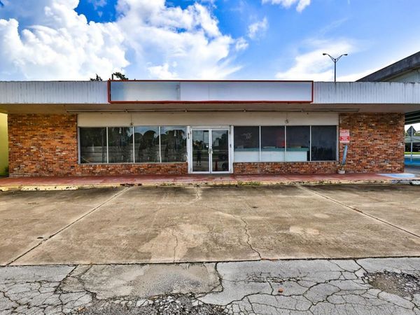 319 S DIXIE FREEWAY, NEW SMYRNA BEACH, FL 32168