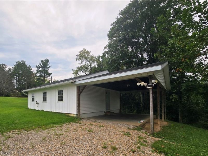 1225 Greenhouse Road, Zanesville, OH 43701 Photo 2