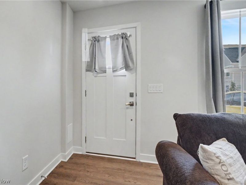 1290 Divot Circle, Akron, OH 44313 Photo 3