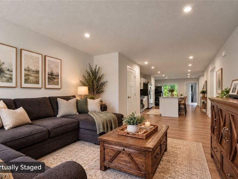 1290 Divot Circle, Akron, OH 44313 Photo 6