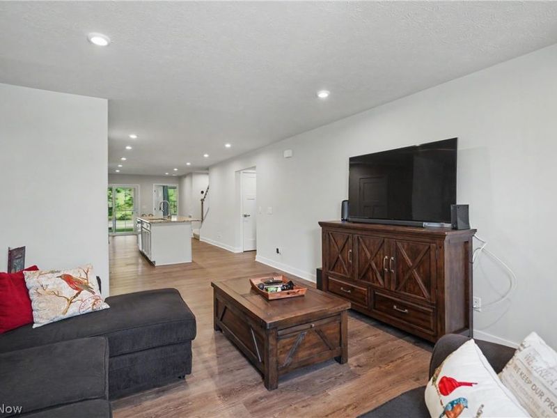 1290 Divot Circle, Akron, OH 44313 Photo 7