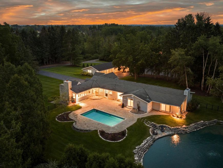 Main Photo