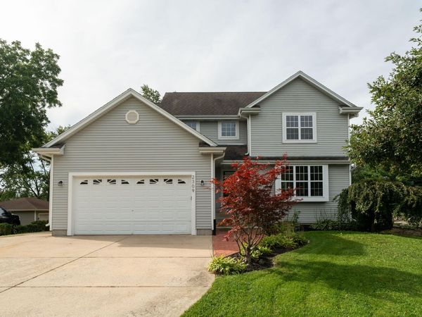 2309 Summit Ave, Waukesha, WI 53188