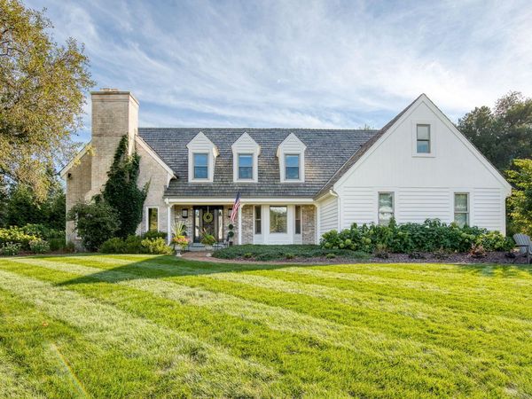 20735 Bartlett Dr, Brookfield, WI 53045