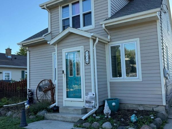 1226 S 32nd St, Manitowoc, WI 54220