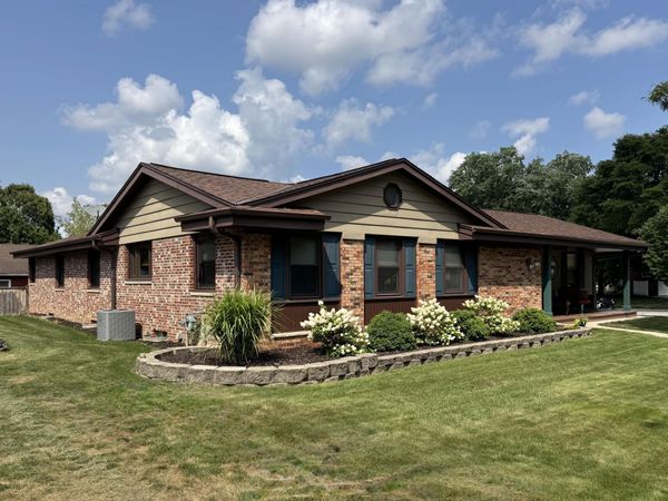 1804 W Clayton Crest Ave, Milwaukee, WI 53221