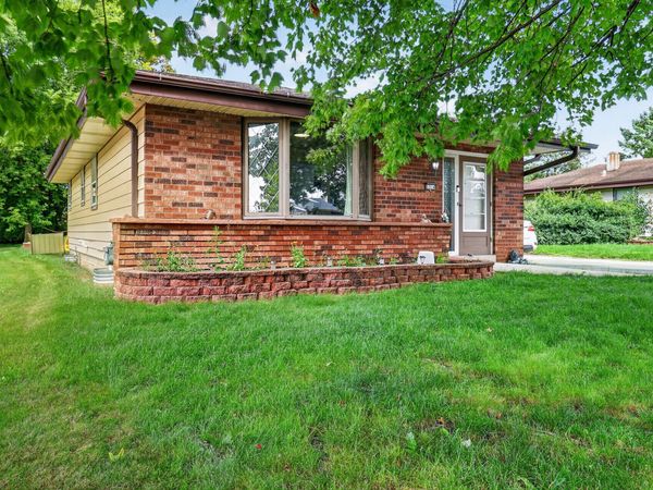 5314 W Allerton Ave, Greenfield, WI 53220