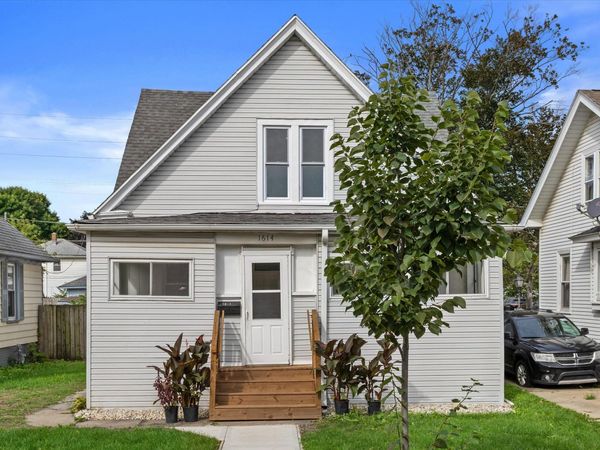 1614 Quincy Ave, Racine, WI 53405