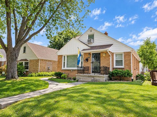 3045 N 84th St, Milwaukee, WI 53222