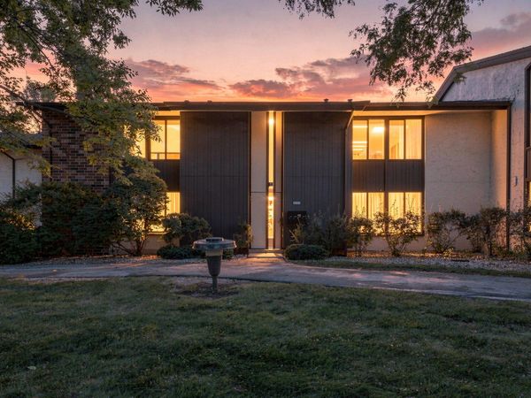 2440 W Good Hope Rd, Unit 46, Glendale, WI 53209