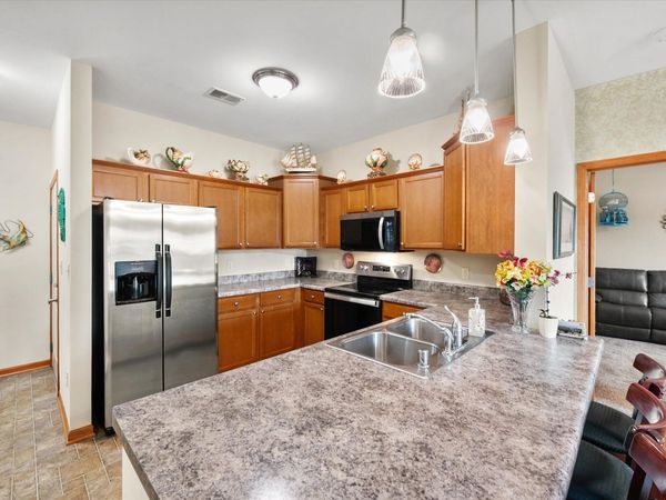 941 Autumn Ridge Ln, Unit 941, Hartford, WI 53027